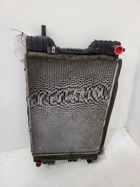 2005-2007 FORD FIVE HUNDRED Radiator  3.0L 5F9Z8005AA 05-07 - Image 1 of 4