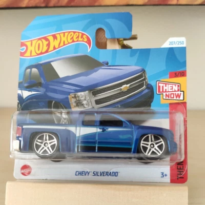 Hot Wheels Chevy Silverado Blu 2024 207/250 Then And Now 3/10 HTC67 Nuovo - Immagine 1 di 2