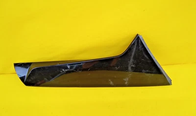 Chevrolet Equinox 2018-2023 puerta trasera derecha lado pasajero moldura OEM 84214228 Foto 1 de 4