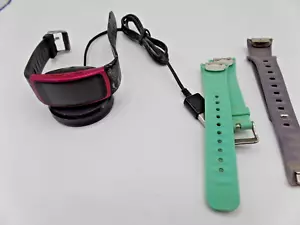 Samsung Gear Fit2 SM-R360 Fitness Smartwatch- 2 Extra Bands - WONT CHARGE - Picture 1 of 4