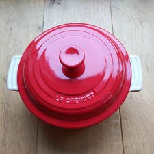 Chipped Le Creuset Stoneware Round 26 cm Casserole Roasting Dish Red chipped