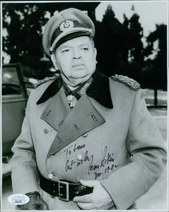 Leon Askin Hogan's Heroes Actor Signed 7.5x9.5 Glossy Photo JSA Authenticated - Picture 1 of 2