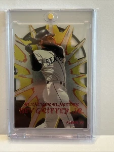✨1997 FLEER ⚾️ KEN GRIFFEY JR. BLEACHER BLASTER #4 DIE-CUT REFRACTOR SP RARE NM - Picture 1 of 2
