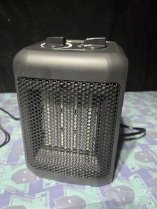 Utilitech 100sq Ceramic Heater With An Adjustable Thermostat - Picture 1 of 4