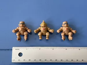 Set 3 minifigure vintage anni 90 Stone Protectors Long John Silvers TROLL - Foto 1 di 13
