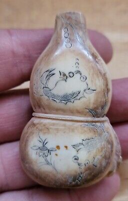 Chinese Hand Etched Snuff Bottle  In Goard Shape Form - Signed 5.8cm • 50$