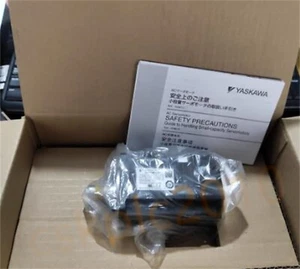 1 PCS NEW IN BOX Yaskawa Servo Motor SGMPS-08ACA21-E Free delivery - Picture 1 of 5