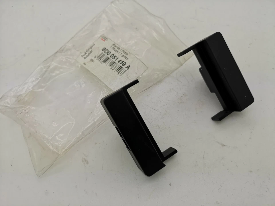 NUEVO Genuino Audi A4 1995-99 Radio Borde Bisel Circundo 8D0051459A - Imagen 1 de 1