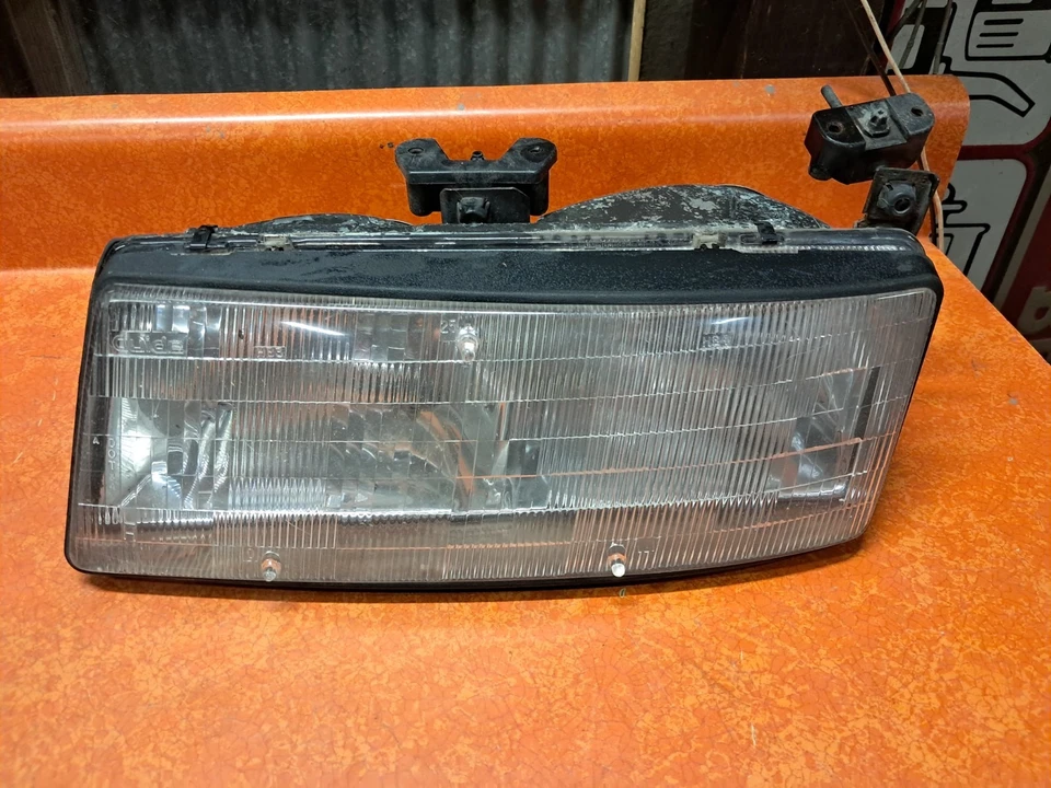Conjunto de faros delanteros para conductor Chevrolet Lumina 1990-1994 LH Foto 1 de 4