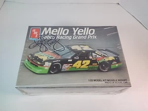 Kyle Petty *Autographed* #42 Mello Yello Pontiac 1/25 AMT Model Kit SEALED/NEW - Picture 1 of 7