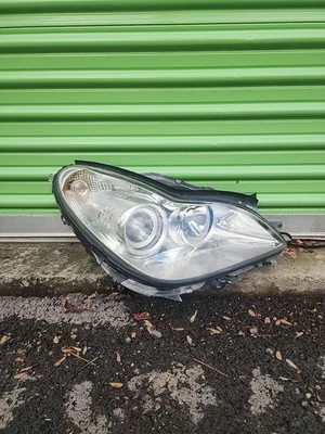 06-11 Faro HID de xenón lateral derecho del pasajero Mercedes-Benz CLS500 CLS550 FABRICANTE DE EQUIPOS ORIGINALES Foto 1 de 4