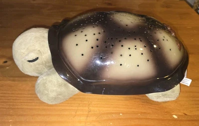 Nube B Ilumina Tortuga Crepúsculo Estrellas Luz Nocturna - Hace Estrellas de Colores Foto 1 de 4