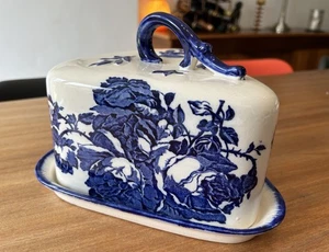 Reproduction Cheese Dome Staffordshire-style Blue & White Floral 23.5cm long - Picture 1 of 10