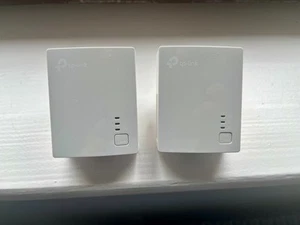 TP-Link TL-PA4010KIT AV600 Powerline Adapters 600 Mbps + 2 x Ethernet (ANY ISP) - Bild 1 von 2