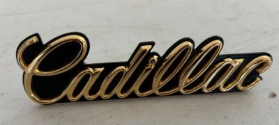 Fabricante de equipos originales Cadillac Deville Seville Brougham Eldorado Fleetwood emblema de rejilla dorada  Foto 1 de 2
