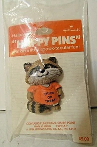 Vintage Hallmark Lapel Pin SHIRT TALES Halloween Raccoon - Picture 1 of 3