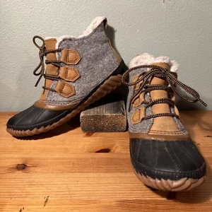 Sorel women’s Out N About Plus Waterproof Duck Boots Size 7 NL3150-052 NICE! - Picture 1 of 12