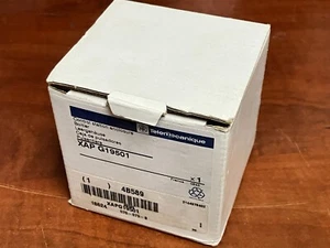 Schneider Electric XAP G19501 Control Station Enclosure 1 Button - Picture 1 of 1
