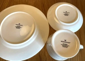 WEDGWOOD Tazza e Piattino con Piatto Torta 2 Set Fine China Stoviglie da Collezione - Foto 1 di 18