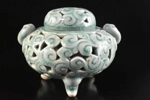 T1096: Korean Goryeo celadon Spider fretwork carving INCENSE BURNER , auto - Picture 1 of 8