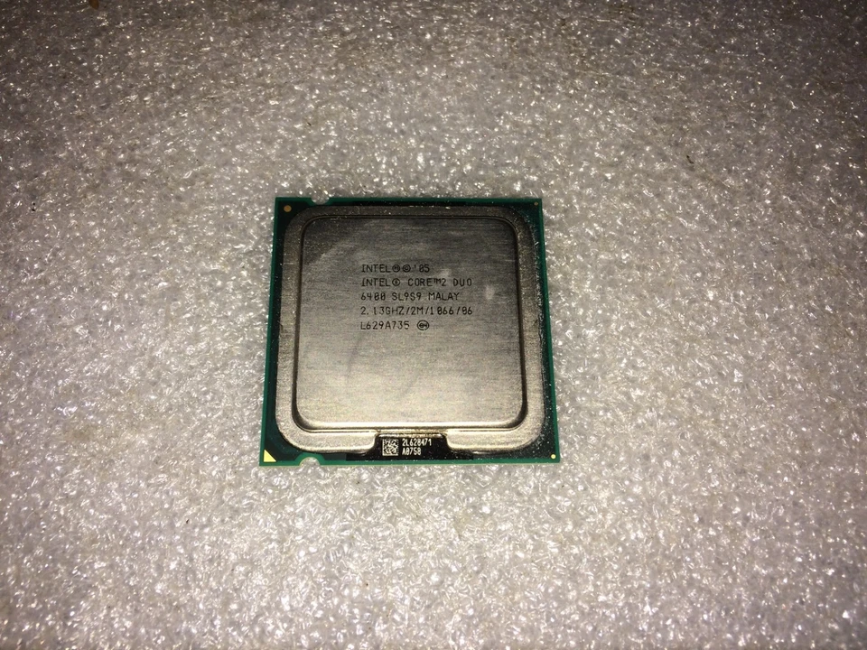 Processore Intel Core 2 Duo E6400 SL9S9 2.13GHz 1066MHz FSB 2MB L2 Socket LGA775 - Immagine 1 di 1