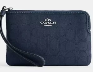 Coach NWT CORNER ZIP WRISTLET IN SIGNATURE JACQUARD /Silver/Denim/Dark Denim - Picture 1 of 4