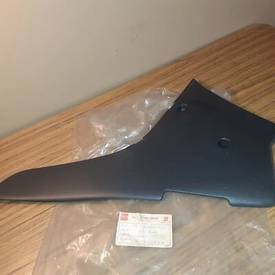 Nuevo de Lote Antiguo GM 1990 1991 1992 1993 GEO STORM 2 PUERTAS CONSOLA CENTRAL PANEL LATERAL DERECHO Foto 1 de 4