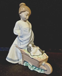 LLARDO NAO LOS COLORES DE MI JARDÍN NIÑA CON PERRO FIGURA 1431 ESPAÑA - Imagen 1 de 7