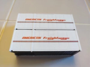 Walthers HO 28' Containers American Freightways(2) Good Used condition. - Picture 1 of 5