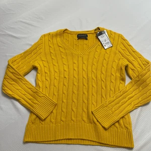 NWT PIOMBO Women’s Yellow Cableknit V Neck Sweater Size Large New - Picture 1 of 9