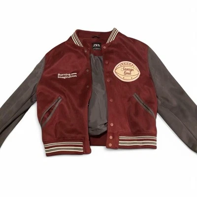 Chaqueta de cuero Zara Varsity Bomber para hombre en gamuza roja Foto 1 de 4