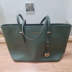 Michael kors Green shoulder bag used - Picture 1 of 8