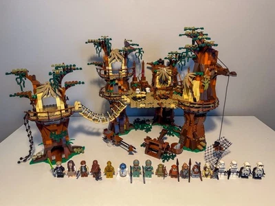 LEGO Star Wars UCS Ewok Village, 10236, 100% Complete, Great Used Condition - Image 1 of 4