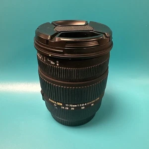 SIGMA DC 17-70mm 1:2.8-4 Macro HSM Lens & 2 caps - FULLY TESTED - FREE DELIVERY - Picture 1 of 13