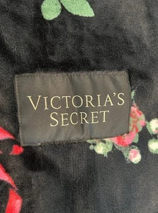 Victoria's Secret Sherpa Coperta Peluche Rose Rosse Nero Lancio - Foto 1 di 6