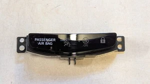 NISSAN JUKE PASSENGER AIRBAG INDICATOR LIGHT MK2 F16 (2019-2023) - Picture 1 of 9