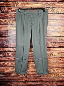 Dockers Relaxed Fit Comfort Khaki Pants Mens 36x30 Pleated Dark Pebble - Picture 1 of 13
