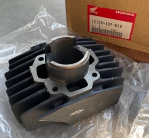 DAMAGED CYLINDER , HONDA PA50 PX50 SCOOTER MOPED CYLINDER NOS 12100-197-610 - Picture 1 of 8