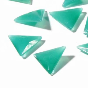 Lot (24) 12mm Czech vintage chrysoprase green opaline triangle glass rhinestones - Picture 1 of 1