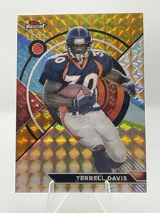 2023-24 Topps Composite Terrell Davis Finest Gold Geometric Refractor 16/50 #180 - Bild 1 von 3