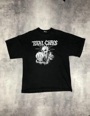 Camiseta Vintage Total Chaos Punk Invasion 2002 - Imagem 1 de 4