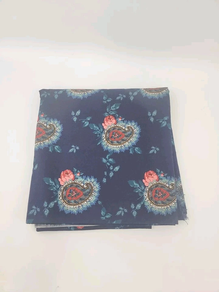 Alexander Henry Paisley 蓝色花卉棉 2 码 — 第 1/3 张图片