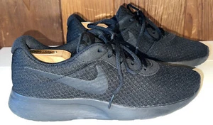 Baskets de course noires Nike Tanjun 812654-001 pour hommes taille 8 - Photo 1/7