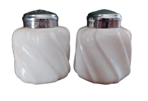 Vintage Fenton Milk Glass Salt & Pepper Shakers Wave Crest Pattern - Picture 1 of 6