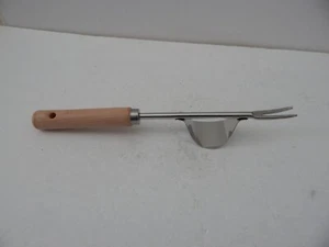 Universal Multi Purpose Heavy Duty 12 In. Garden Weed Metal Puller Wood Hand New - Picture 1 of 5
