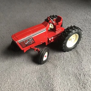 ERTL International STK 415 Vintage Diecast Metal Farm Tractor 1/16 Scale - Red - Picture 1 of 8