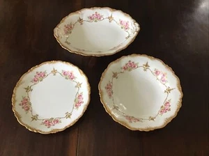 3 Limoges Pieces. Oval Dish. Plate And Bowl. Roses & Lots Of Gilt - Picture 1 of 12