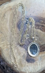 Vintage 9ct Gold Locket & 20” 9ct Chain - Hallmarked And In Box - Picture 1 of 10