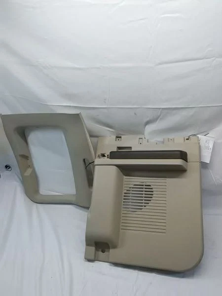 2009 FORD F-350 SUPER DUTY XLT Passenger Side Right Rear Inner Door Trim Panel - Imagem 1 de 4