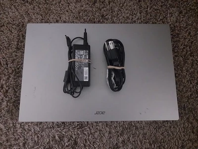 Portátil Acer Aspire 3, A315-24P-R7VH 15.6" Ryzen 3 7320U 2.4GHz 8GB RAM 128GB SSD Foto 1 de 4